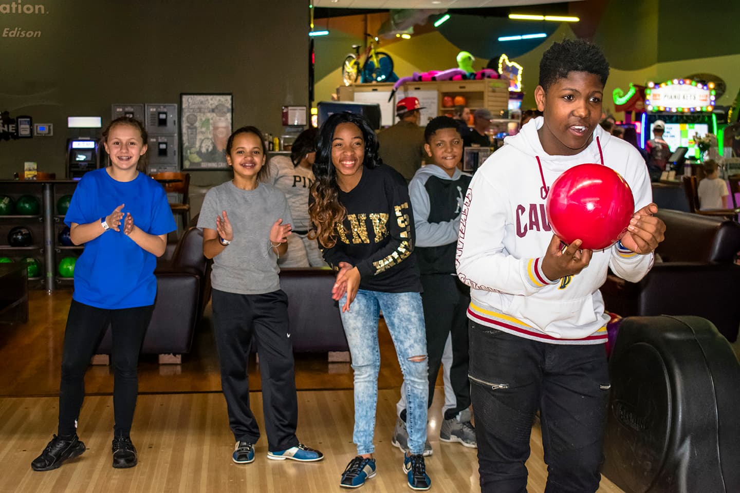 Edison’s Entertainment Bowling, Laser Tag, Arcade & Restaurant in St