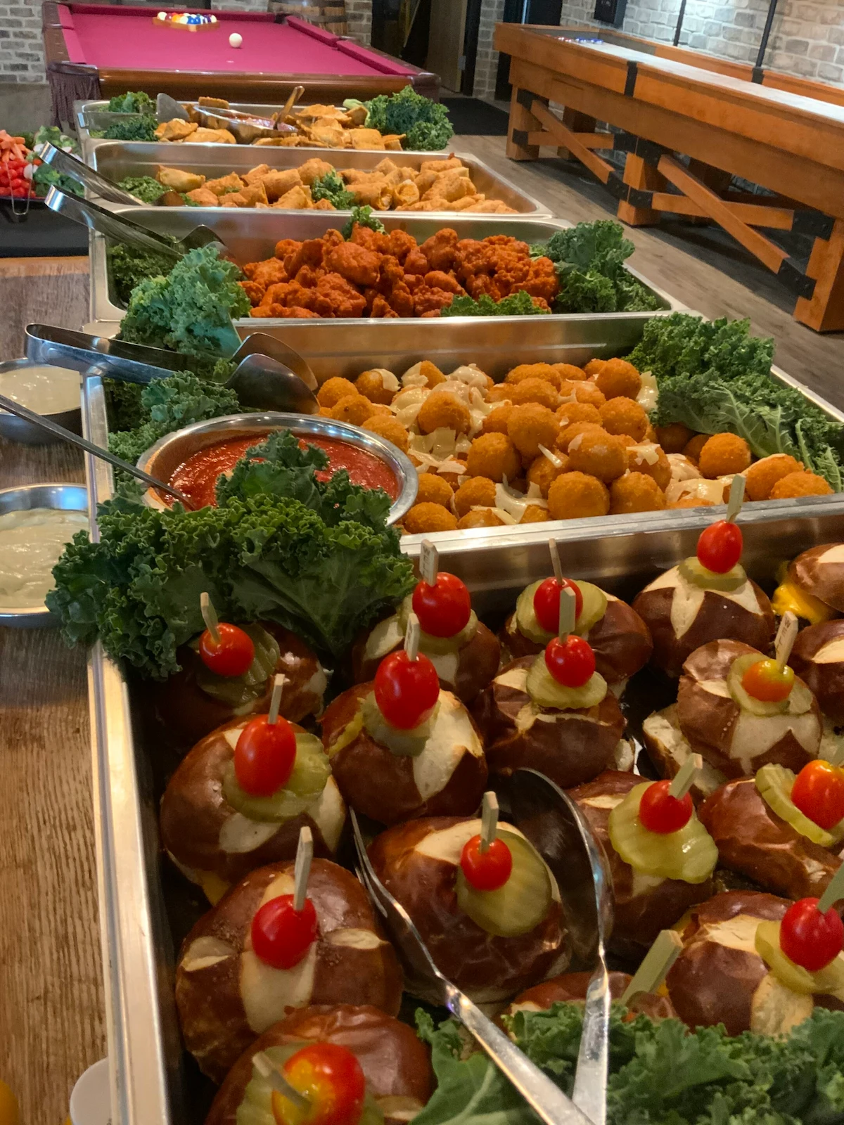 buffet food available at edisons